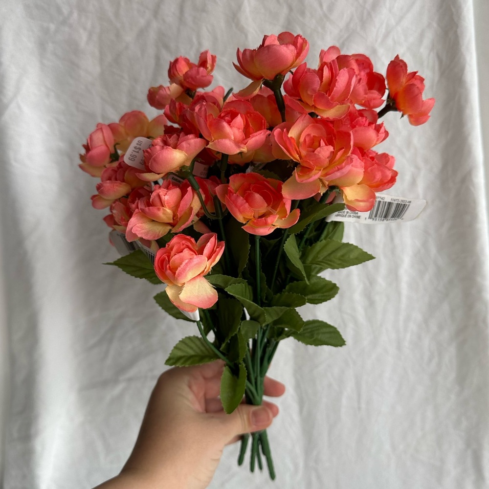 Vibrant Coral Pink Ranunculus Bouquet – Realistic Artificial Floral Arrangement